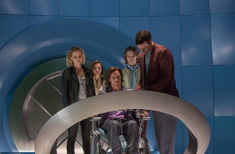 (from left) Jennifer Lawrence as Raven / Mystique, Rose Byrne as Moira MacTaggert, James McAvoy as Charles / Professor X, Lucas Till as Alex Summers / Havok and Nicholas Hoult as Hank McCoy / Beast, in X-MEN: APOCALYPSE.