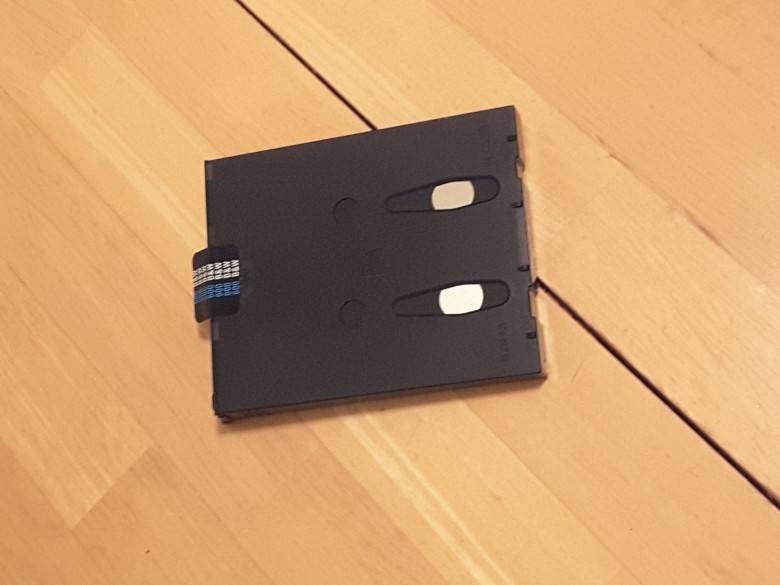 Use only film specific to the Polaroid 600. The Impossible Project I-1 film will not fit in this camera.