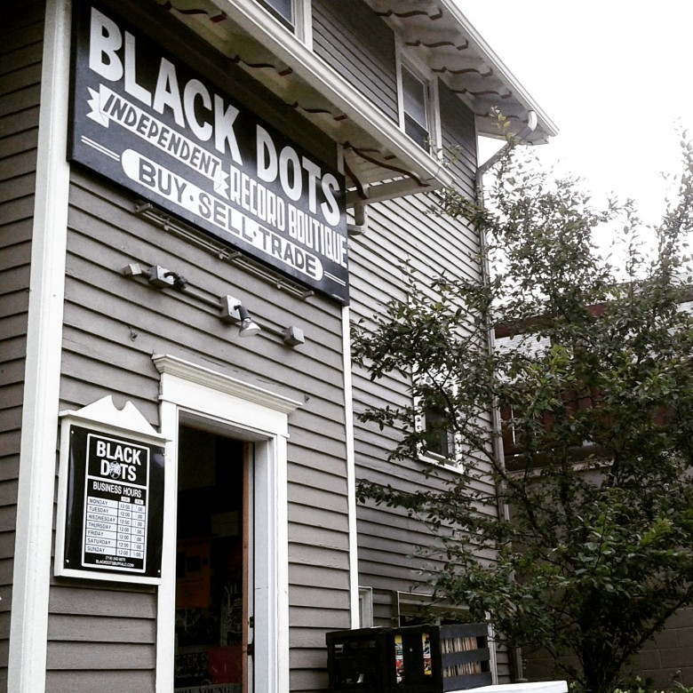 Black Dots on Grant and Lafayette