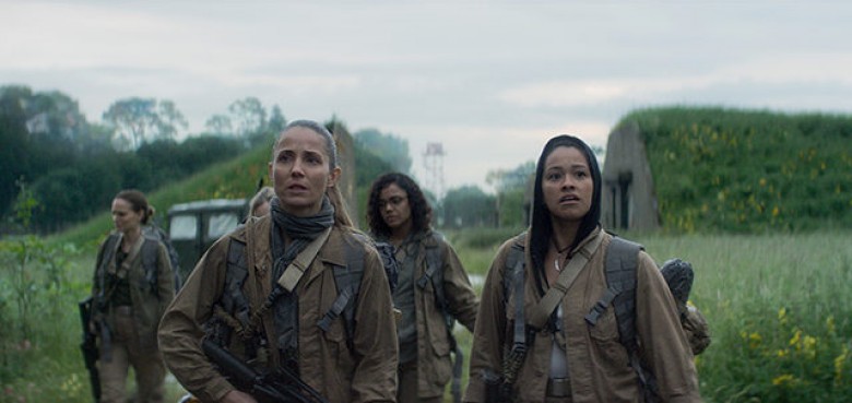 Tuva Novotny plays Cass Sheppard, Gina Rodriguez plays Anya Thorensen, Tessa Thompson plays Josie Radek and Natalie Portman plays Lena in Annihilation from Paramount Pictures and Skydance. © 2018 Paramount Pictures. All Rights Reserved.
