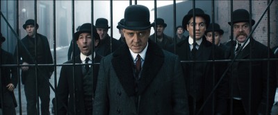 RUSSELL CROWE (center) as Pearly Soames