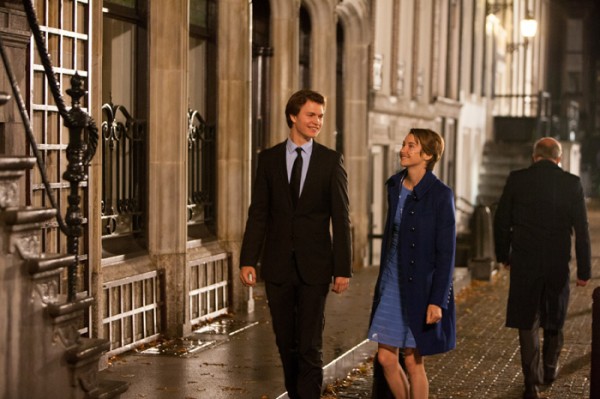Hazel (Shailene Woodley) and Gus (Ansel Elgort)