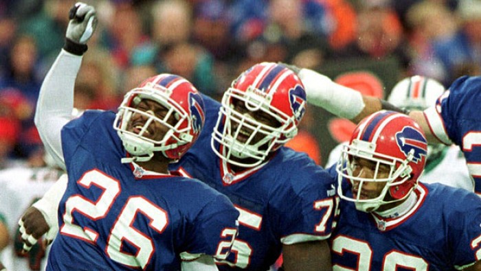 Former Bills CB Antoine Winfield (left)
