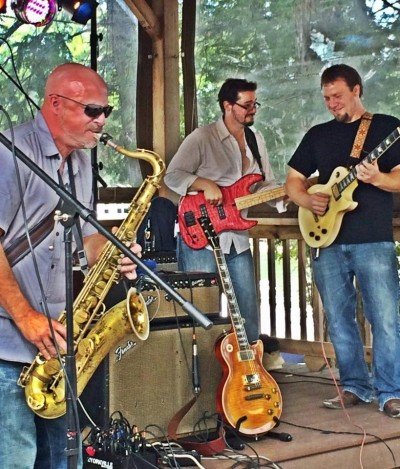 Bands in the Brewery with Chicago Blues Connection