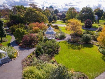 Arbor Day: Tree Planting at Buffalo & Erie County Botanical Gardens — Apr 27, 2018