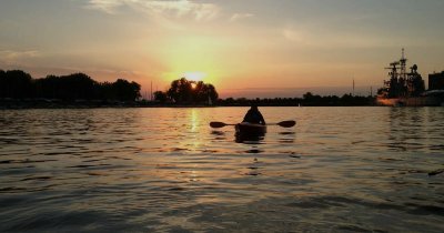 Sunset Elevator Alley Kayak Tour