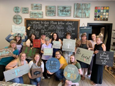 DIY Pallet Board Signs - Creative Workshop