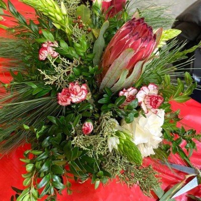Fresh Holiday Arrangement- Online — Dec 17, 2020