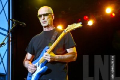 Kim Mitchell at Tralf Music Hall — Nov 25, 2011