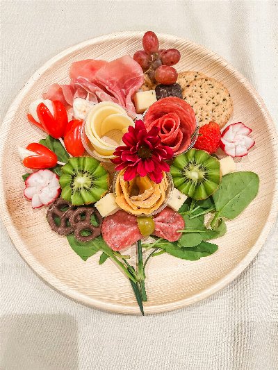 Holiday Boarding School: Blooms & Bites Charcuterie Bouquet