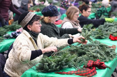 Conifer Wreath Workshop at the Botanical Gardens at Buffalo and Erie County Botanical Gardens — Dec 5, 2026
