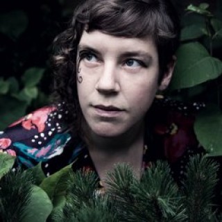 tUnE-yArDs