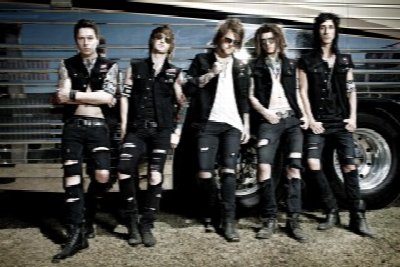 ASKING ALEXANDRIA w/ All That Remains, Sevendust & MORE at The Rapids Theater — Nov 5, 2013