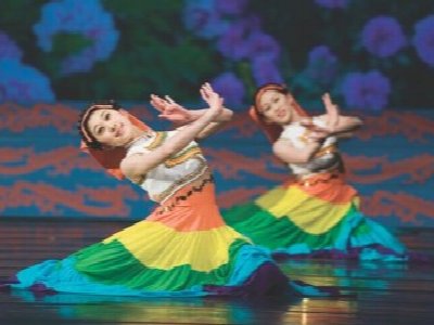 SHEN YUN PERFORMING ARTS at Shea's Performing Arts Center — Apr 24, 2014