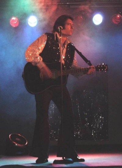 Robert McArthur: A Tribute to Neil Diamond at The Forvm — Mar 21, 2015