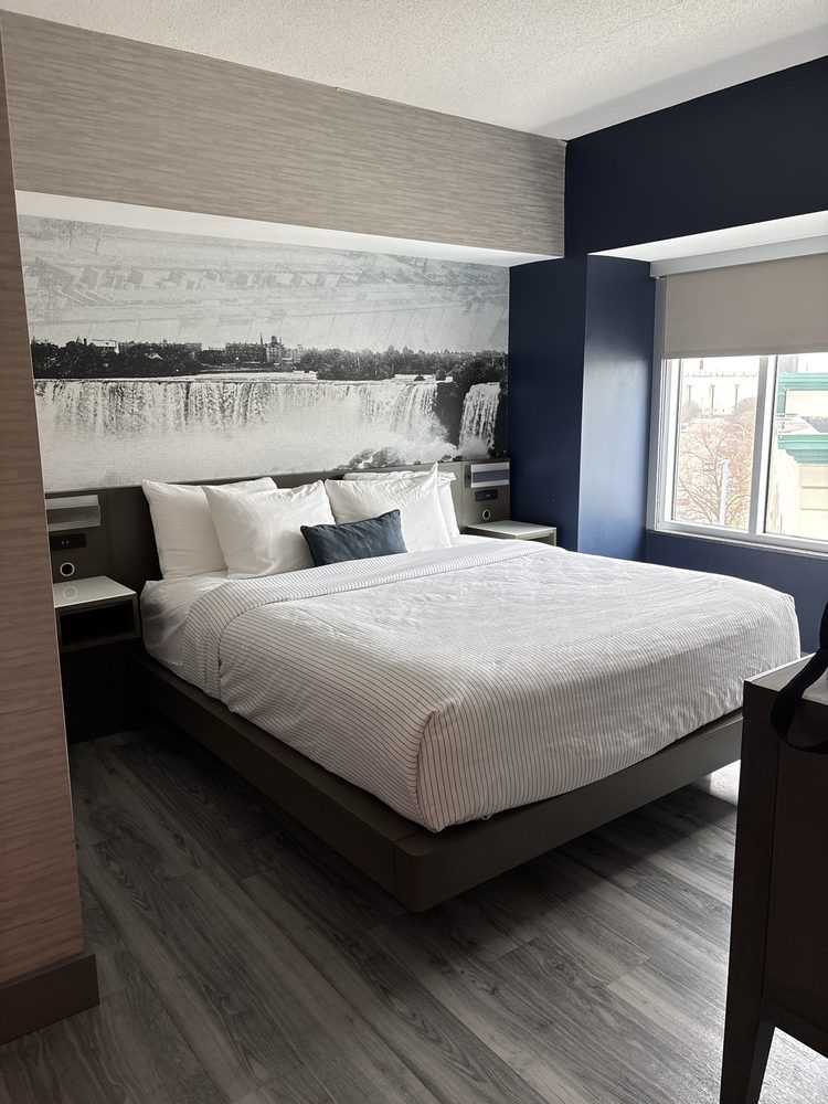 Cambria Hotel Niagara Falls